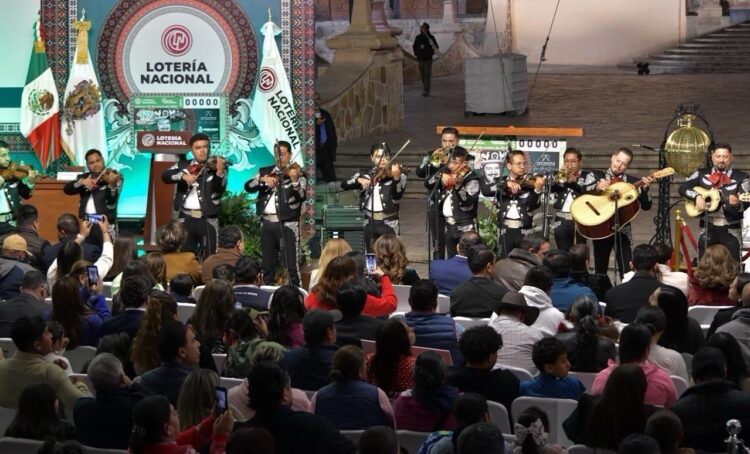 Lotería Nacional realiza sorteo en homenaje a José Alfredo Jiménez en Dolores Hidalgo, Guanajuato