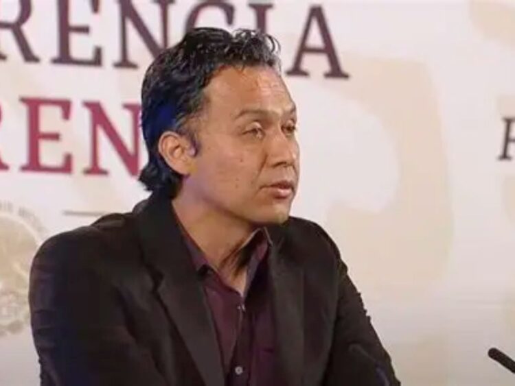 Marx Arriaga. Cesado y desalojado de sus oficinas mediante operativo con policías. AMEXI Foto Presidencia de la República