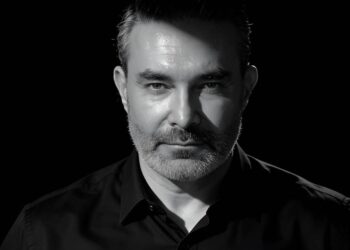 Mauricio Islas respalda a Salma Hayek tras críticas por aparecer junto a Sheinbaum