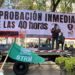Mitin de trabajadores frente al senado por la jornada de 40 horas