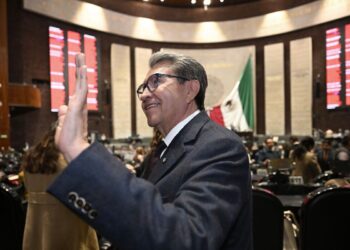 En aprobación de reforma electoral, Morena no doblará las manos al PT y PVEM: Monreal