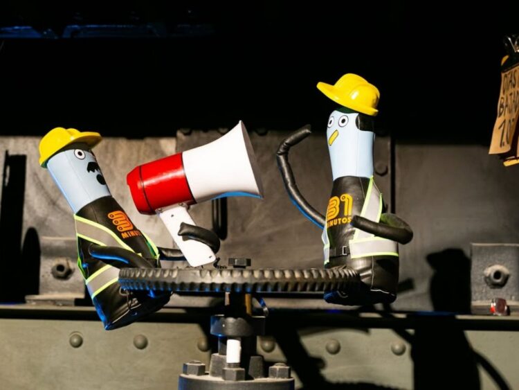 La exposición MUSEO 31 presenta títeres originales, sets y material inédito de 31 Minutos, invitando a los visitantes a recorrer el humor y la nostalgia del famoso noticiario chileno. | AMEXI/FOTO: IG @museo_31