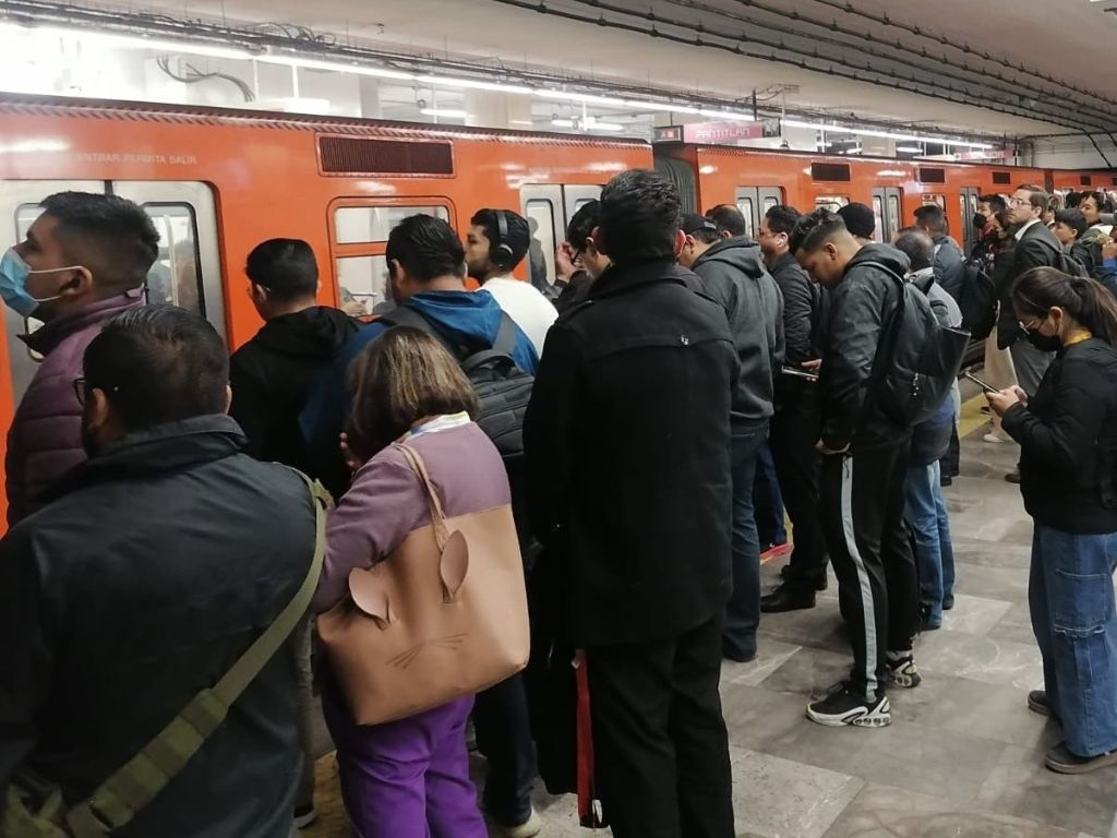 Policías de la SSC CDMX agreden a adultos mayores en el Metro Pantitlán