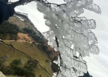 Alerta por caída de nieve o aguanieve en zonas altas del país.