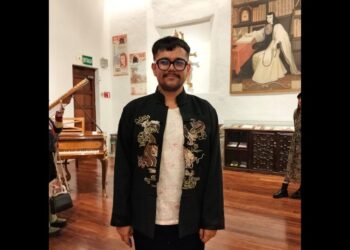 Alejandro Miravete recibe el Premio Latinoamericano de Poesía Joven