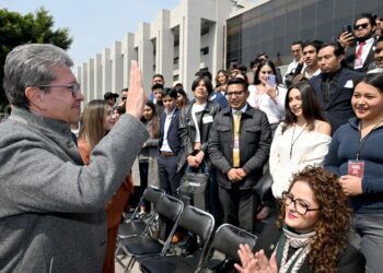 Cerrar filas con Claudia. Ricardo Monreal en el seminario Jóvenes Dialogando por el Segundo Piso de la Transformación. AMEXI Foto Cortesía Morena