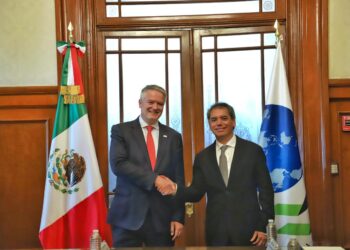 OCDE mejora pronóstico de crecimiento de México a 1.4% en 2026