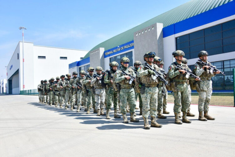 Sedena envía a casi mil 200 efectivos a Sinaloa para reforzar búsqueda de mineros desaparecidos