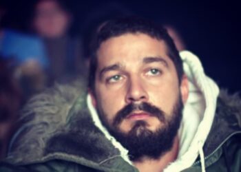 Shia LaBeouf, actor de “Transformers”, enfrenta cargos por agresión tras altercado durante Mardi Gras. | AMEXI/FOTO: RRSS