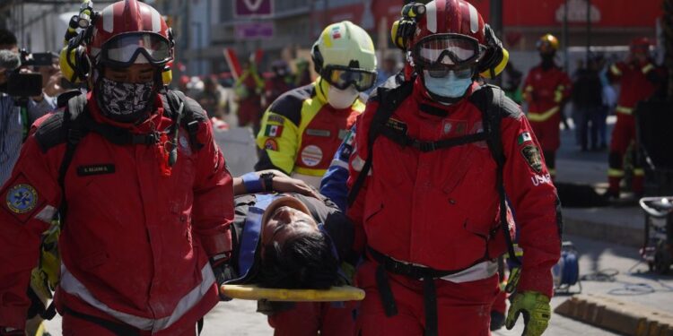 Simulacro de sismo en la CDMX. AMEXI/ Foto: Fernando Ortega