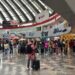 Bloqueos suspenden corridas en terminales; aeropuertos operan con normalidad