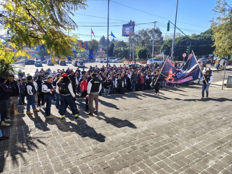 Trabajadores del Sindicato Nacional de Trabajadores de la Compañía Hulera Tornel, estallan huelga en la llantera. 23 de febrero de 2026. AMEXI Foto Cortesia Sindicato de Tornel