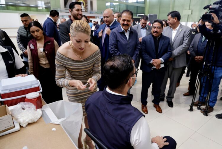 103 mil maestros del Edomex recibirán vacuna contra sarampión