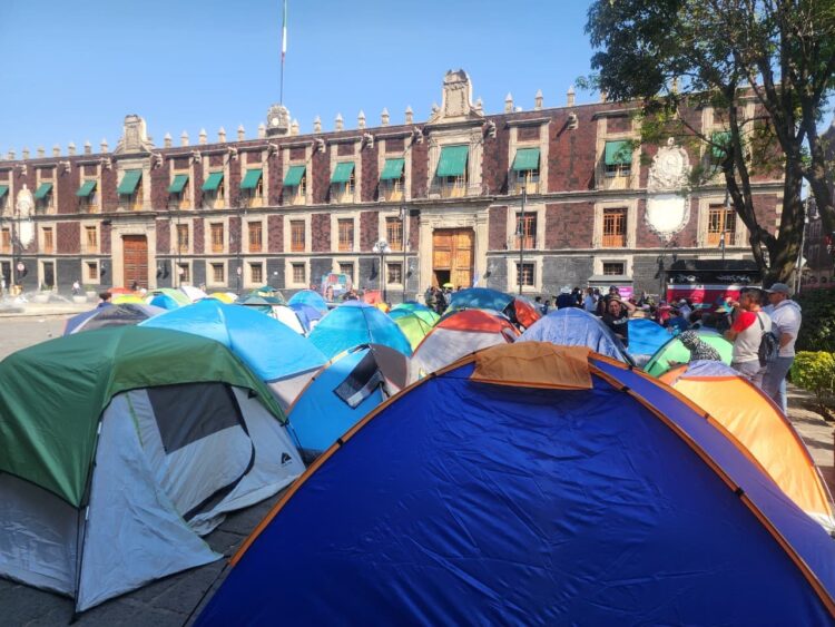 Después de tres días, los profesores de la Sección 34 de la CNTE de Zacatecas levantaron el plantón que mantenían frente a la sede de la SEP