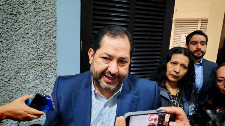 Presidente de la Jucopo del Congreso del Estado de México, Francisco Vázquez