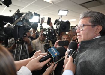 El diputado Ricardo Monreal señala que el caso del presidente de SCJN es una lección para que servidores públicos eviten excesos. AMEXI/FOTO/ Cámara de Diputados