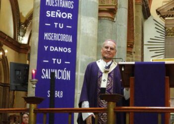 El arzobispo de la Arquidiócesis de Antequera Oaxaca, monseñor Pedro Vázquez Villalobos, en la misa del primer domingo de Cuaresma