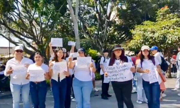 Compañeros de Kimberly advierten que, en caso de no observar avances sustanciales, la próxima semana emprenderán acciones de visibilización.