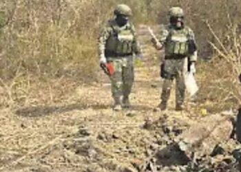 Este viernes cuando se presentó la evaluación del Plan Michoacán por la Paz y la Justicia, en Apatzingán estalló una mina terrestre al paso de un convoy del Ejército Mexicano.