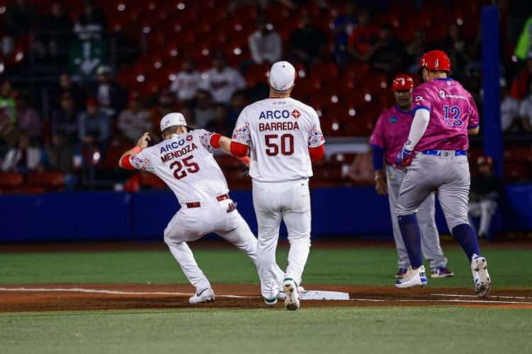 Tomateros venció a Leones del Escogido