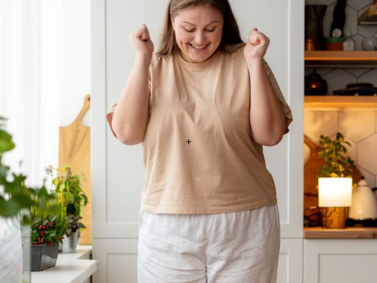 Para perder peso y combatir la obesidad, además del uso de medicamentos hay procedimientos desde el punto de vista quirúrgico y endoscópico. AMEXI/FOTO/ Persona con trastorno alimentario adelgazar | Foto gratuita