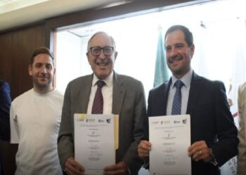 Acuerdo gobierno de México y grupo Pfizer para producir vacunas de ARN mensajero.