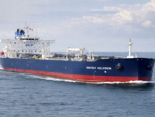 Navega el petrolero ruso Anatoly Kolodkin en el océano