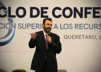 Hernández Palacios Cardel releva a David Colmenares