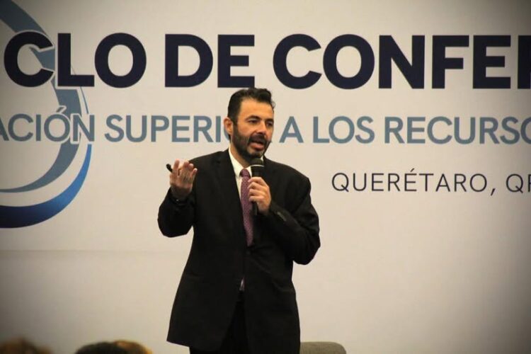 Hernández Palacios Cardel releva a David Colmenares