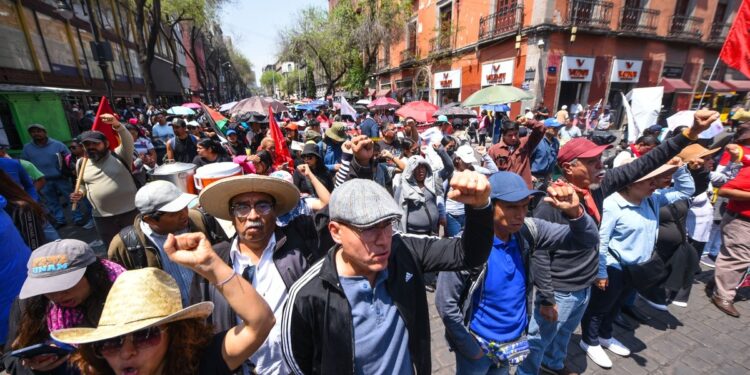 Así el primer día del paro de la CNTE en el Zócalo de la CDMX