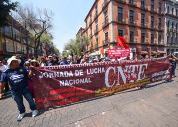 Así el primer día del paro de la CNTE en el Zócalo de la CDMX