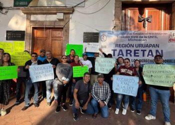 CNTE en Michoacán toma presidencias municipales y mantiene paro de 72 horas