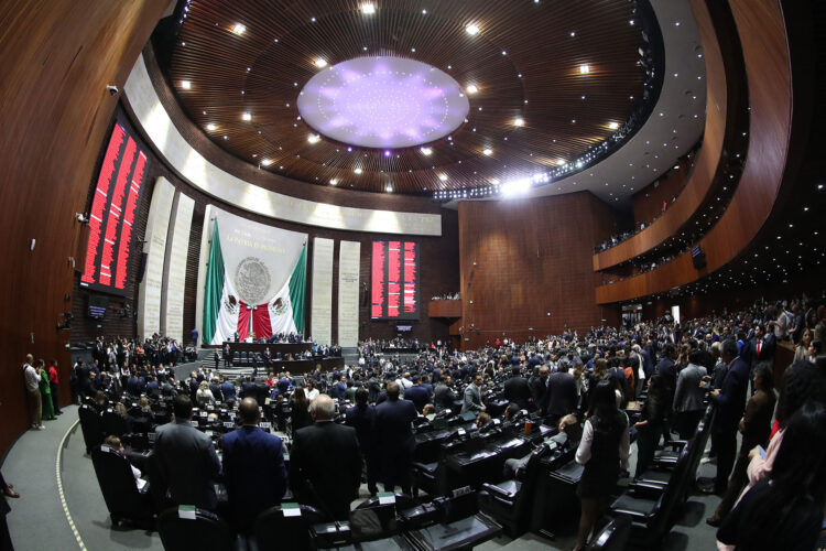 Reforma laboral de 40 horas avanza en el Congreso