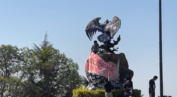 El gobierno estatal había solicitado a la familia de la joven suspender la movilización