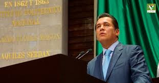 El coordinador de los diputados del Verde Ecologista, Carlos Puente