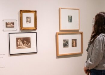 “Catalina Guzmán. Photo Chic” reúne 130 piezas sobre la trayectoria de la fotógrafa mexicana en el Museo Nacional de San Carlos. | AMEXI/FOTO: cultura.gob.mx