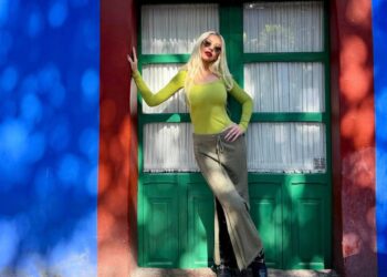 Lejos de la polémica, Christina Aguilera visita Museo de Frida Kahlo