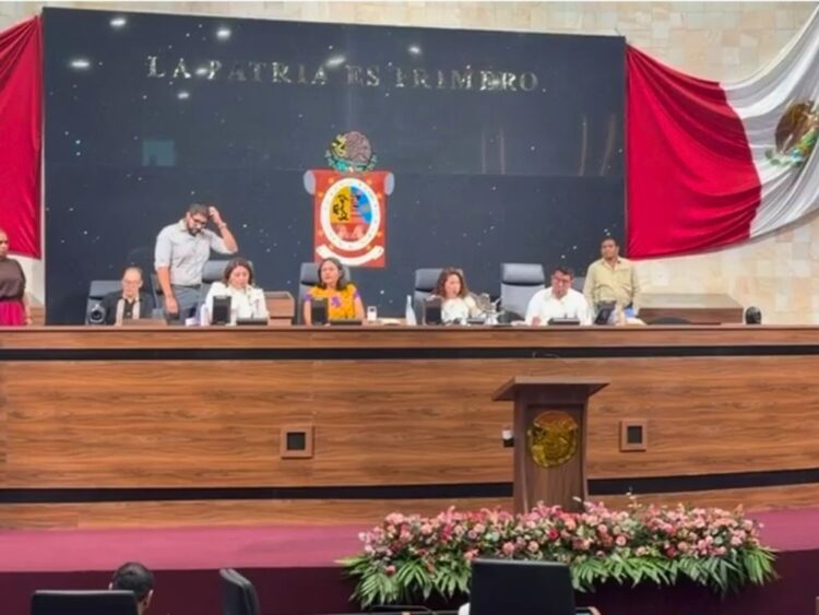 Congreso de Oaxaca. Desaparición de poderes en el municipio de San Agustín Amatengo.