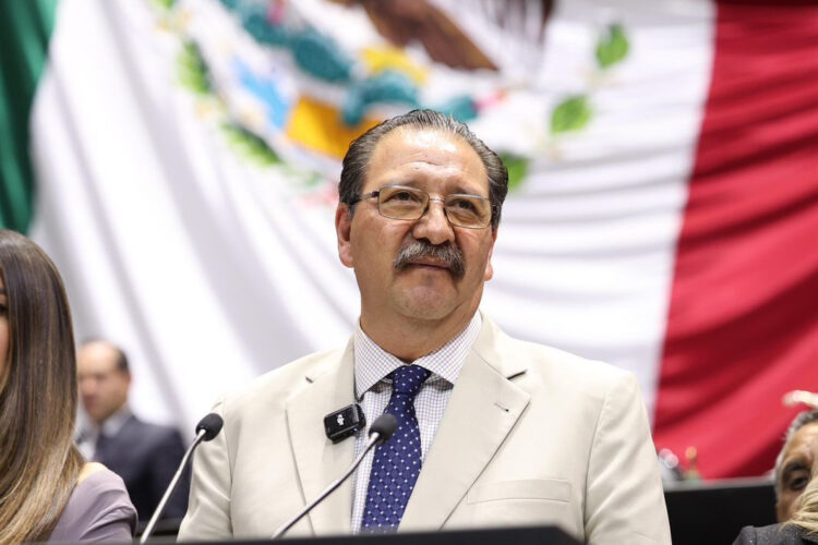 Coordinador de los diputados del PT, Reginaldo Sandoval