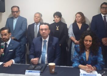 Coparmex empresarios mexicanos, arrodillados por la extorsión.