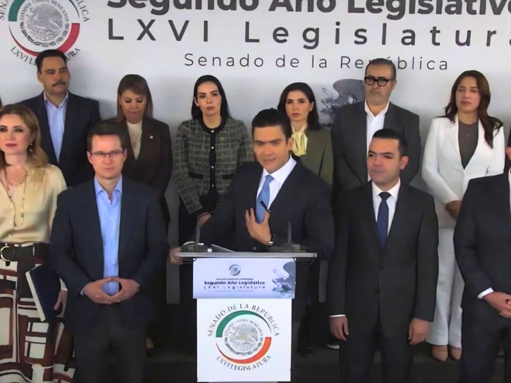 En el posicionamiento de los senadores panistas sobre la polémica abierta por el Plan B electoral. 