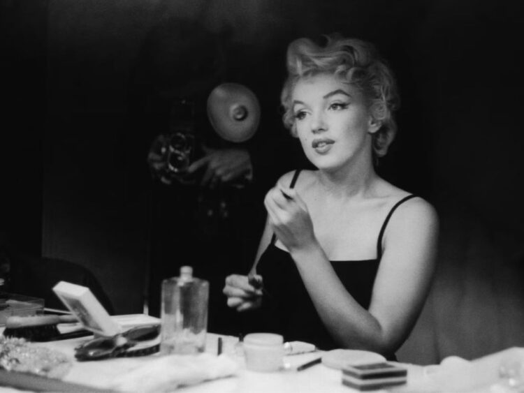 Vestuario icónico utilizado por Marilyn Monroe en películas clásicas, exhibido dentro de la muestra Marilyn Monroe: Icono de Hollywood.