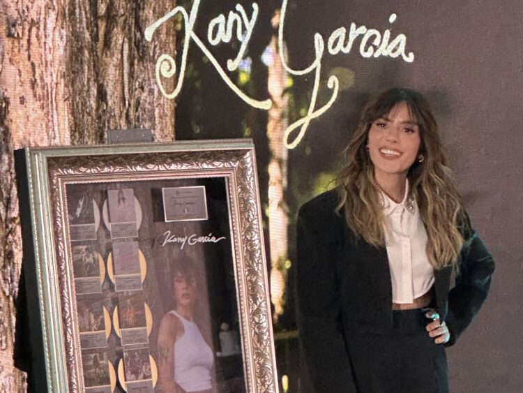 La cantautora Kany García promociona su concierto en México, donde interpretará temas de su álbum Puertas abiertas.
