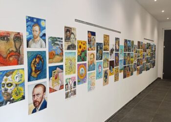 Obras de artistas mexicanos inspiradas en Vincent van Gogh se exhiben en la exposición “Pasión, girasoles y noches estrelladas” en Bruselas.