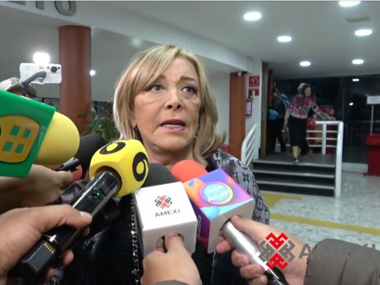 Sylvia Pasquel ofrece declaraciones a medios y confirma su presentación teatral en el Senado, donde llevará la obra “La profesora” con entrada libre.