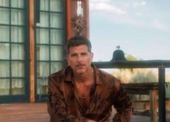 Christian Meier durante entrevista, promocionando su nuevo álbum “Así es la ley”.