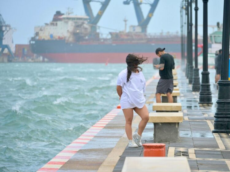 El frente frío 41 azota Veracruz.