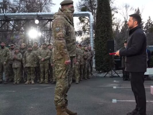 Ucrania lanzó una convocatoria para que ciudadanos extranjeros se integren a sus fuerzas armadas. 