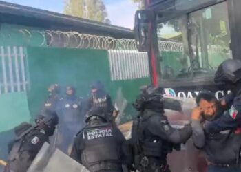 En operativo para despejar calles en Oaxaca, se logró la detención de 7 manifestantes