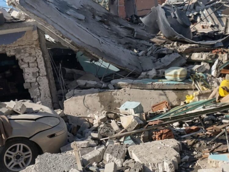 Fuerte explosión por acumulación de gas en vivienda de Coacalco